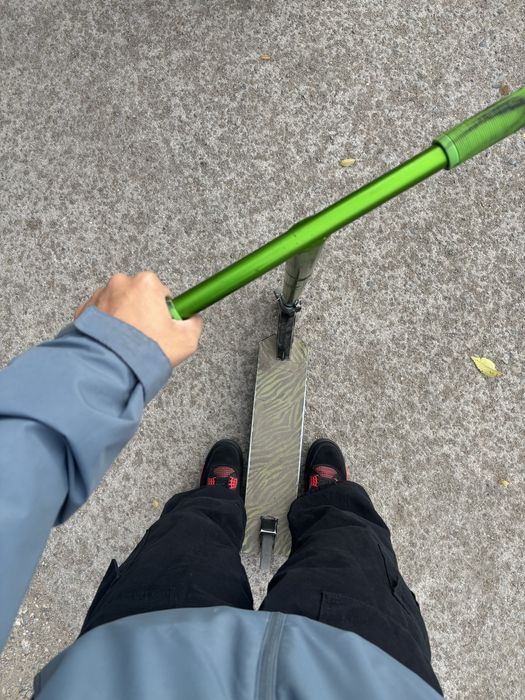 Продаю трюковой самокат limit