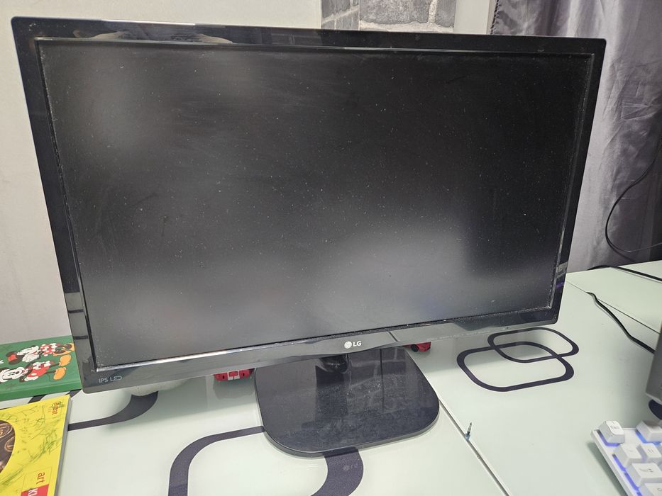Monitor LG cu 60hz