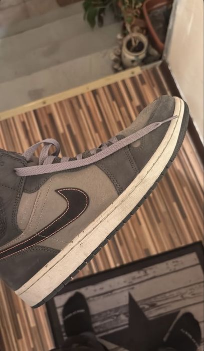 Nike Air Jordan 1 Mid 'Night Stadium' Orange Grey