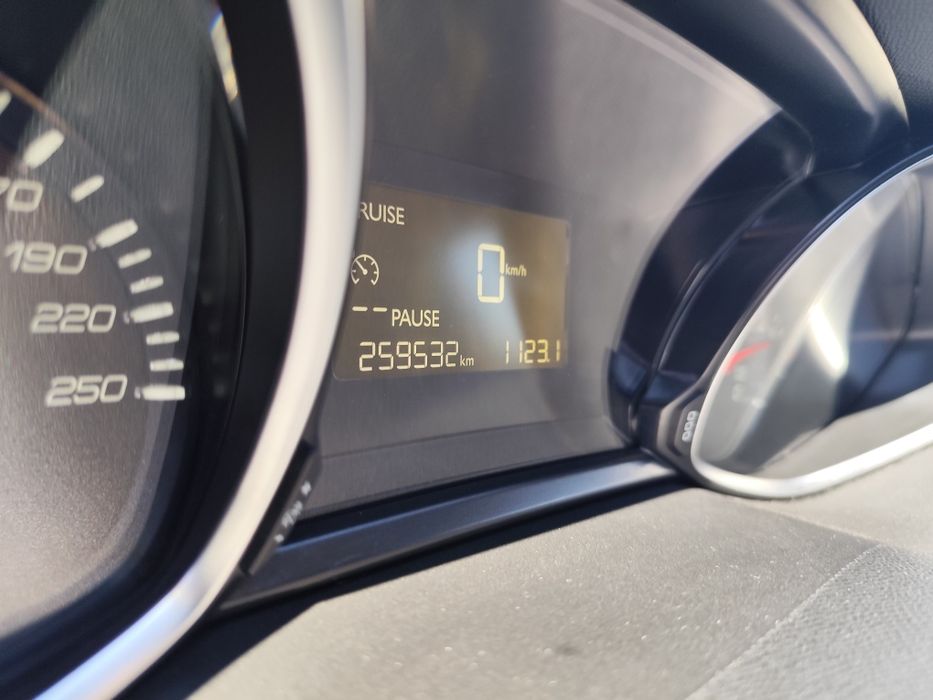 Schimb Peugeot 308 (2015, Euro 6 cu AdBlue) cu Autoplatformă +/- Diferență