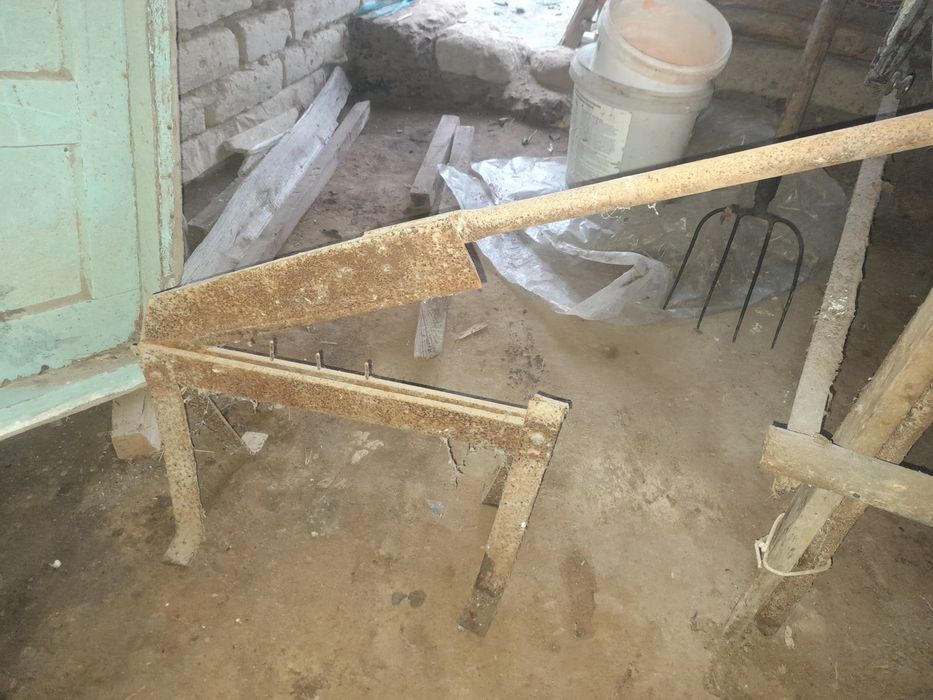 Qol bilan pishan maydalagiw