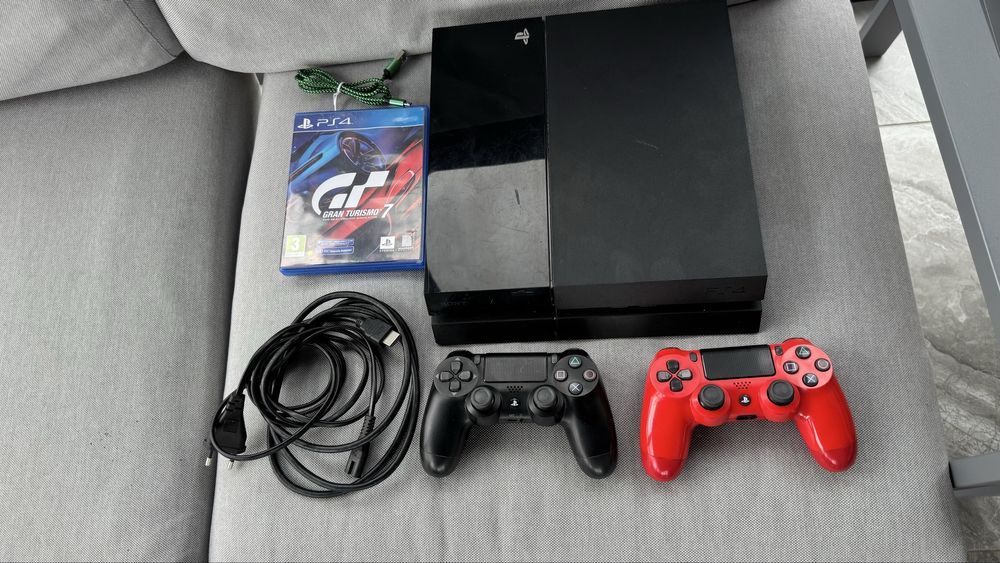 Sony playstation 4 slim cu accesorii , stare f buna