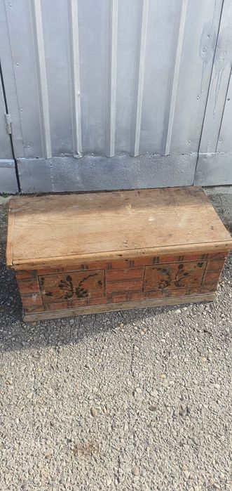 Старинна ракла сандък