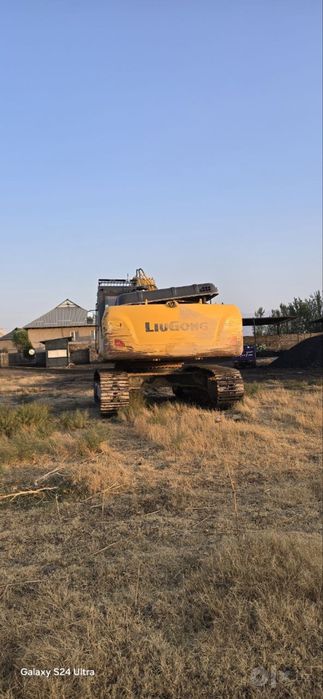Гусеничный экскаватор LiuGong 933Е