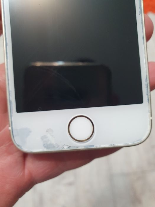 Продам Iphone se 2016