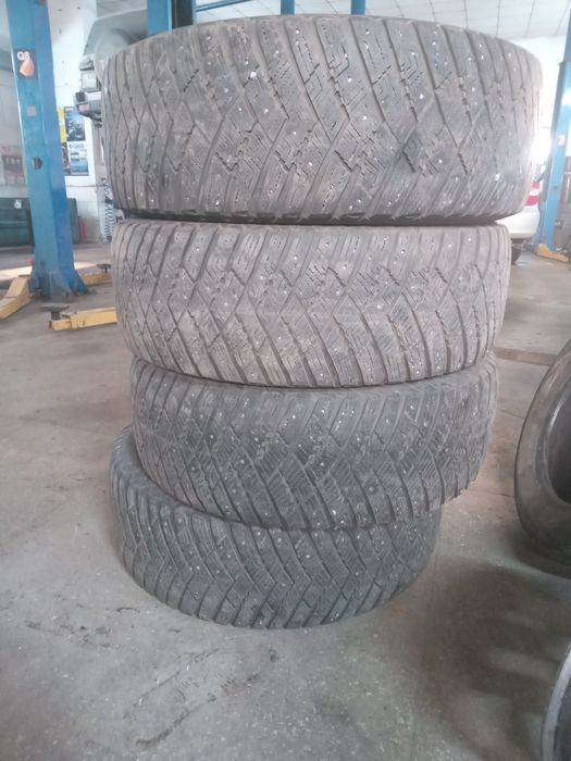 Продам зимние шины