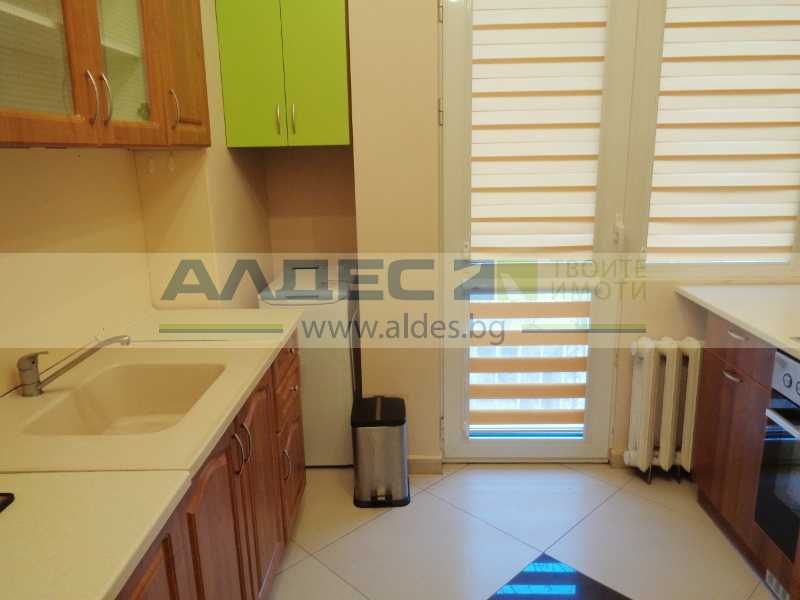 Дава се под наем Тристаен апартамент в София, Център - 78 кв.м за 714 € - Снимка #8