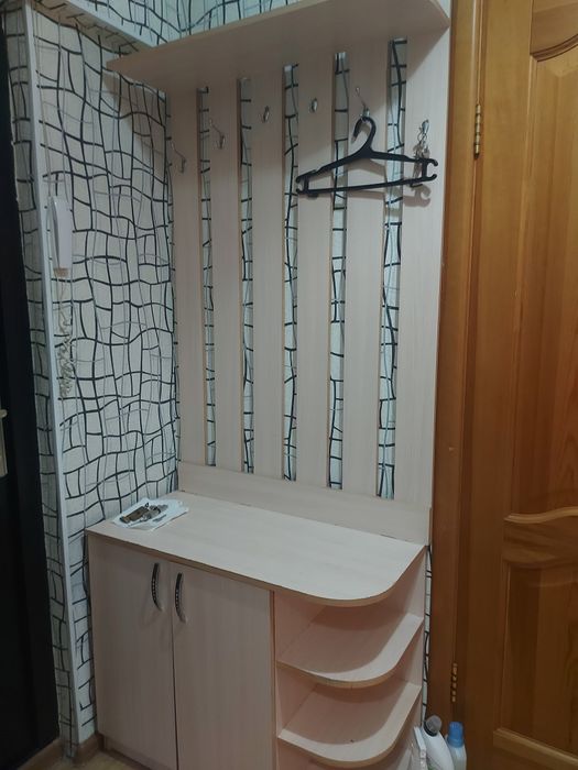 Прихожая, в хорошем сост.