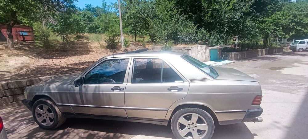 Mercedes-benz 190-E