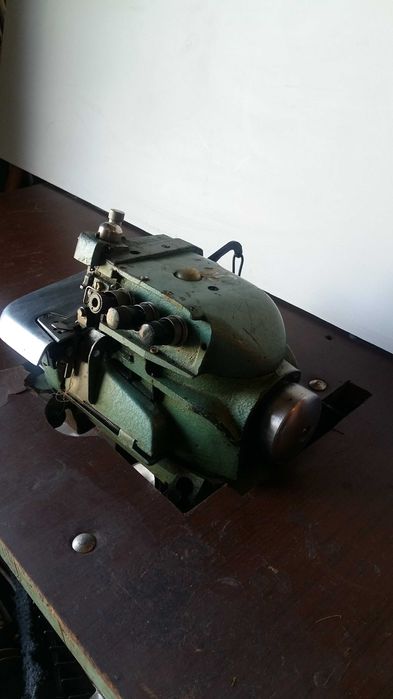 оверлок б /у  сделано в СССР