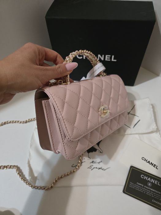 Налична чанта Chanel WOC Pearl