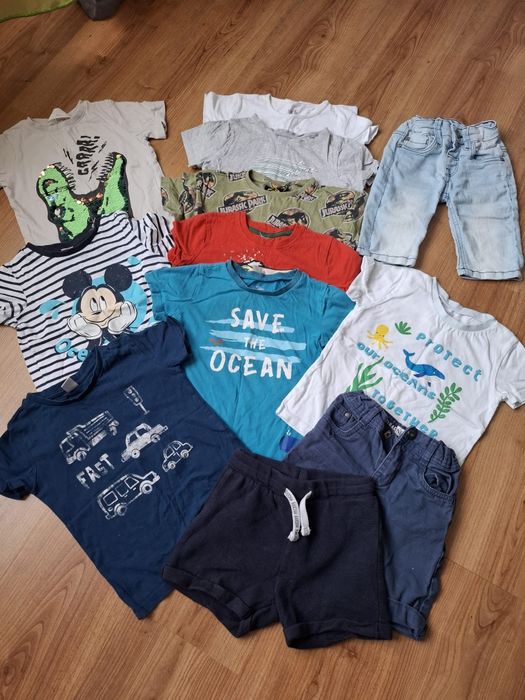 Lot tricou/pantaloni scurți 98-104