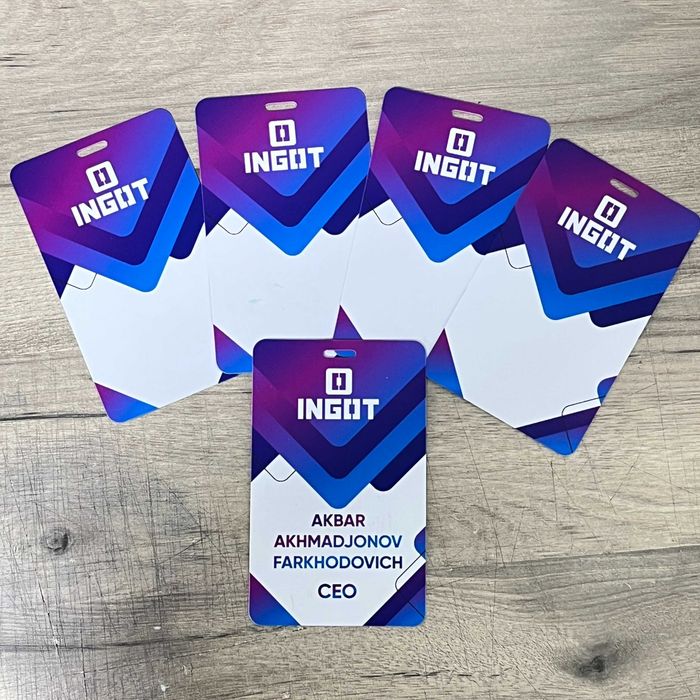 Фирменные пластиковые бейджики | Бейджи