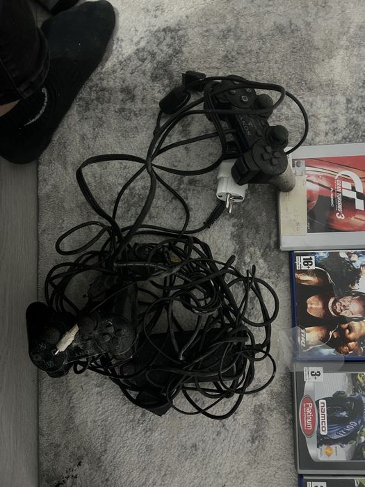 PS2 Slim cu jocuri si manete intacte