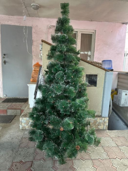 Продам  искусственную  ёлку.