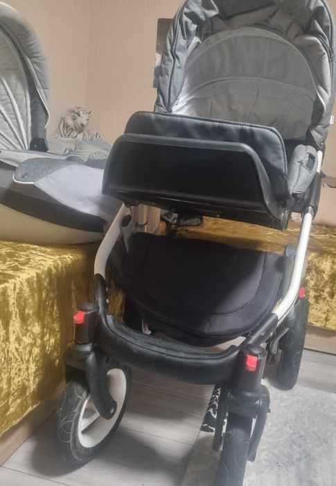 Бебешка количка  с кош за новородено!