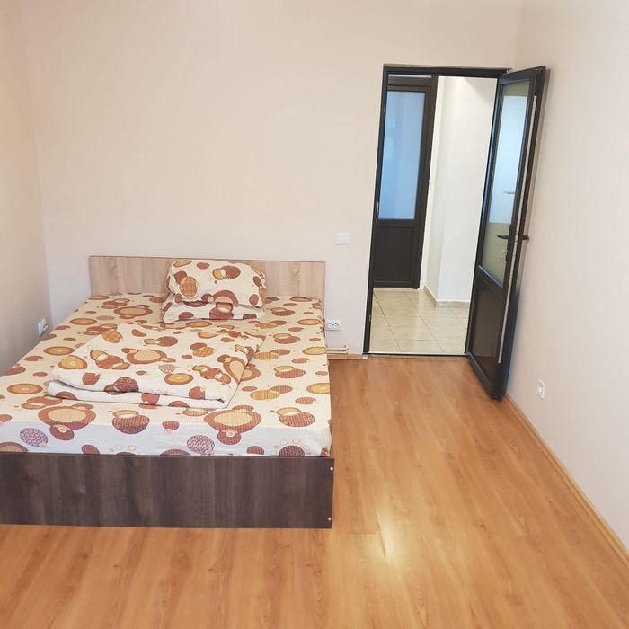 Închiriez apartament