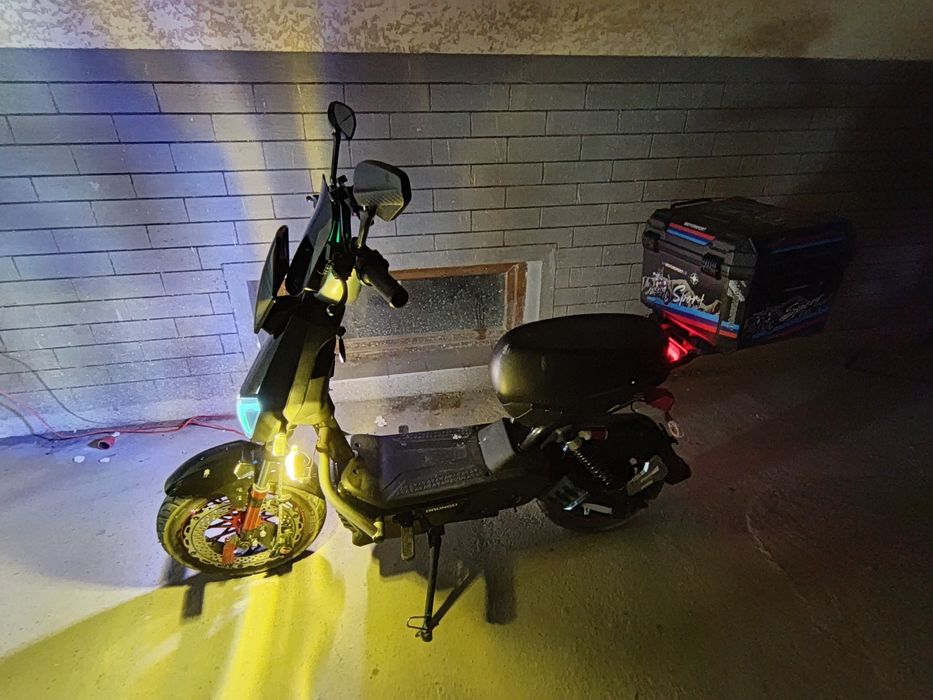 Drongo elektr skuteri