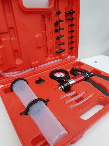 Dispozitiv Pompa cu vaccum aerisit lichid de frana