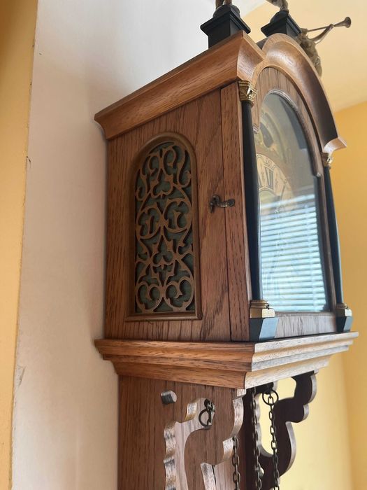 Античен стенен-Фризийски  часовник,дъб- 1950-1960г.с махало