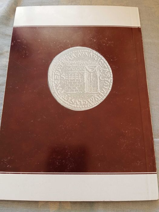 Продавам издание " римски императорски монети" 1982 г