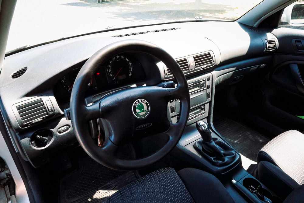 Vând Skoda Superb