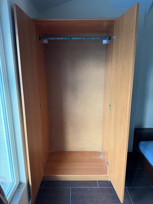 Двукрилен гардероб светло кафяв