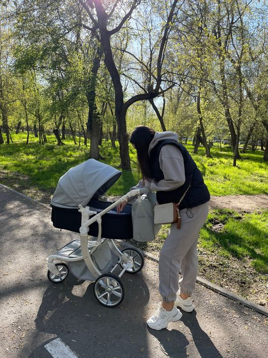 Стильная коляска трансформер