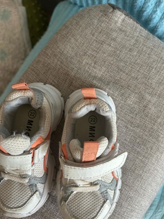 Продам детскую обувь