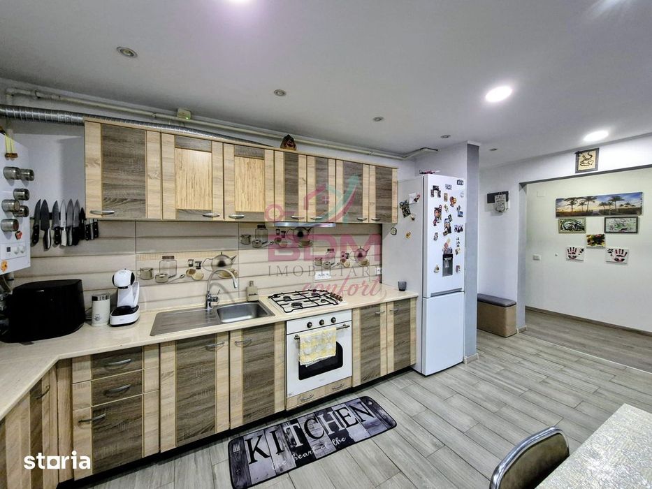 Vand apartament 3 camere