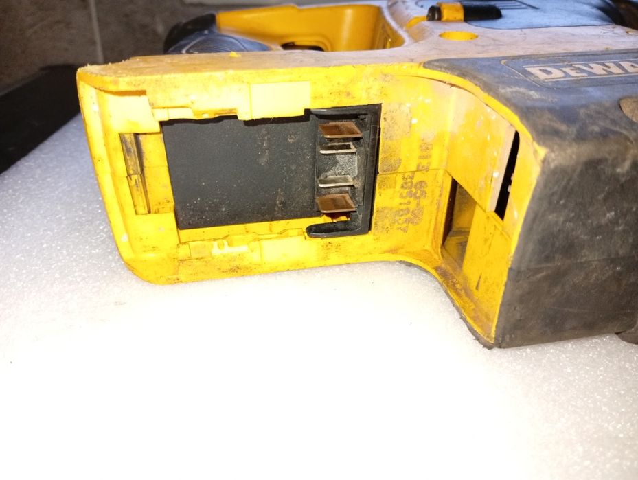 Rotopercutor dewalt 18v defect