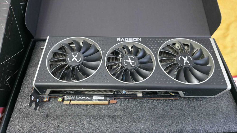 Placa Video XFX Radeon RX 6800 XT Speedster MERC 319 16GB GDDR6 256-bit