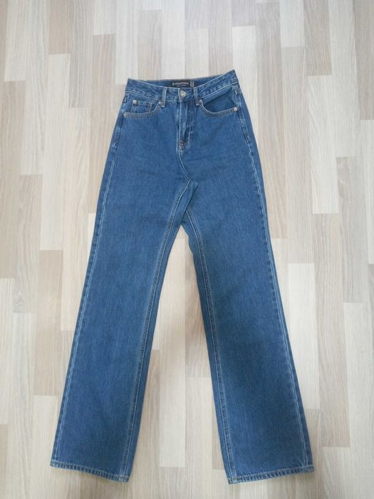 Джинсы Stradivarius                   .