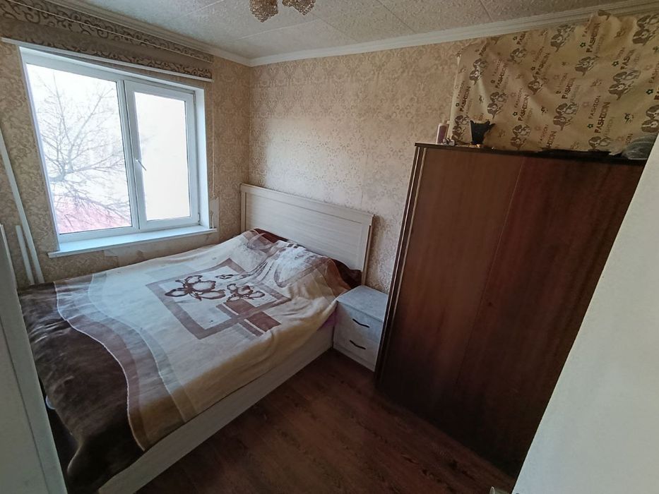 Срочно продается 3х ком кв 3-этаж 77-серия Микрорайон (сотилади)