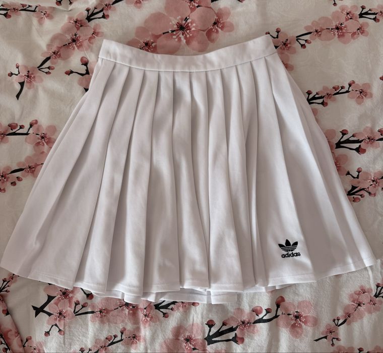 Пола Adidas нова