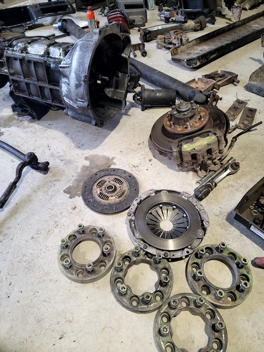 Dezmembrez mitsubishi l200 și pajero 2.5 și 2.8