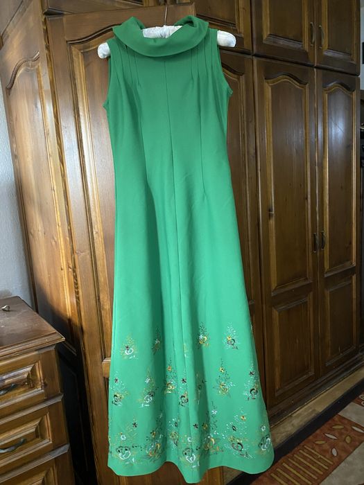 Продавам рокля италианска коприна 55лв.