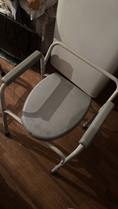 Стул туалет / кресло туалет