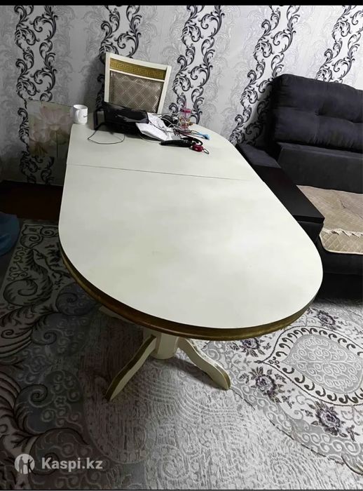 Продам мебель б/у шкаф и стол со стульми