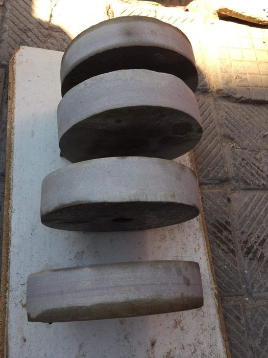 Кръгло точило от естествен камък