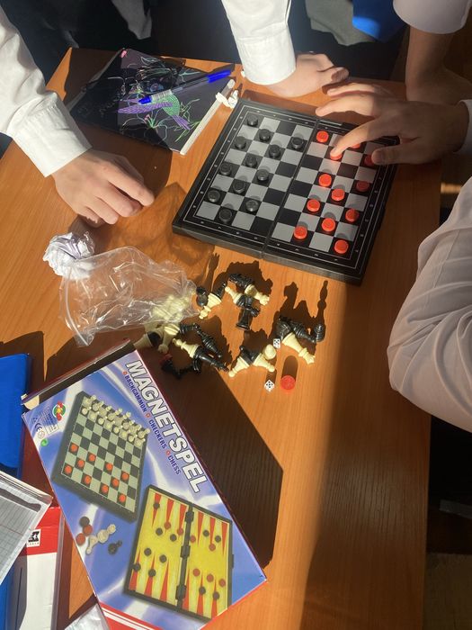 продаю шашки новые