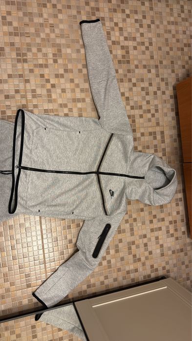 Nike tech gri,nou marimea M