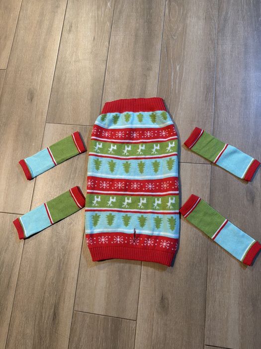 Costum iarna/ craciun caini, marimea M