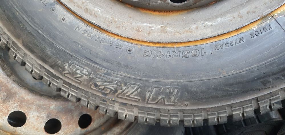 Гуми 4бр  165/ r 14c  - 1бр - 75лв