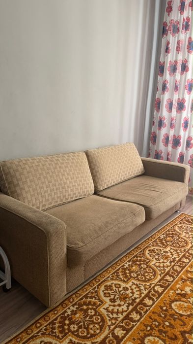 Диван раскладной с двумя креслами