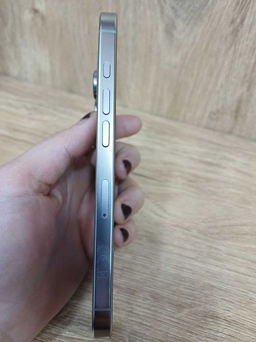 iPhone 16 pro 256 natural 100%