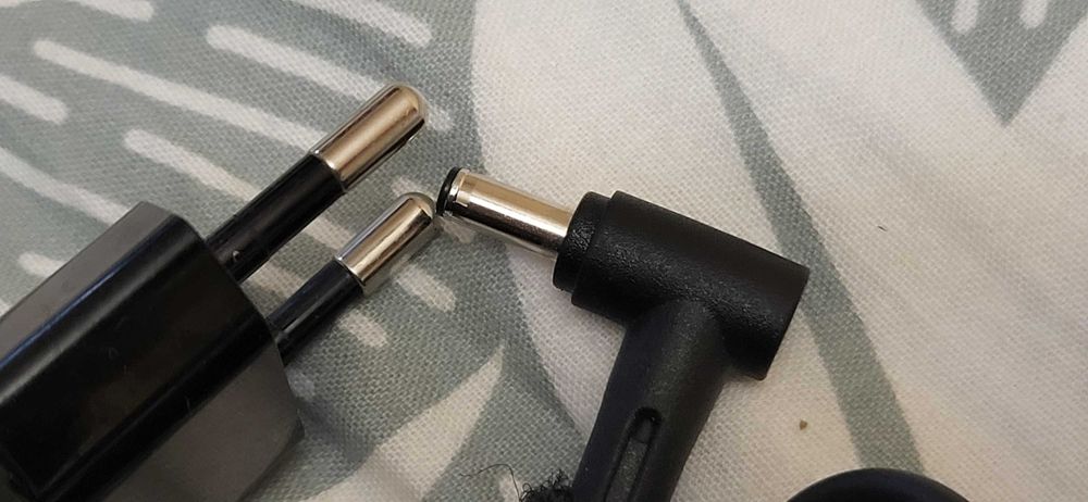 ASUS Adaptor 19V-1.75A  Incarcator  mufa subtire