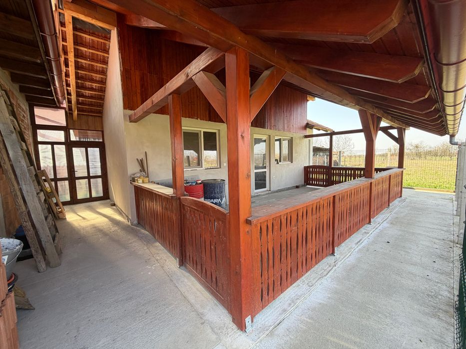 Casă Spațioasă cu Teren Generos Sudriaș, Com. Traian Vuia