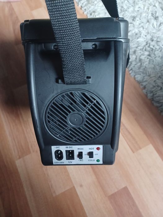 Mini frigider de mașină
