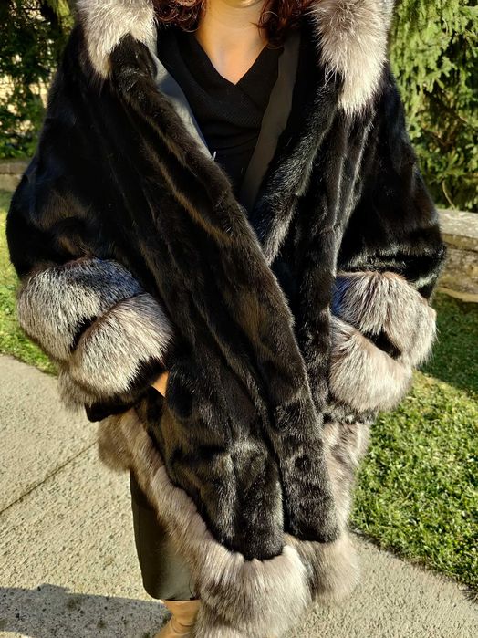 Blana naturala de Nurca cu guler de vule argintie si gluga L-XL(Nr13)